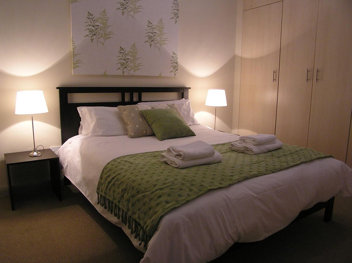 Urban Oasis At The Four Seasons Apartment Cape Town Room photo